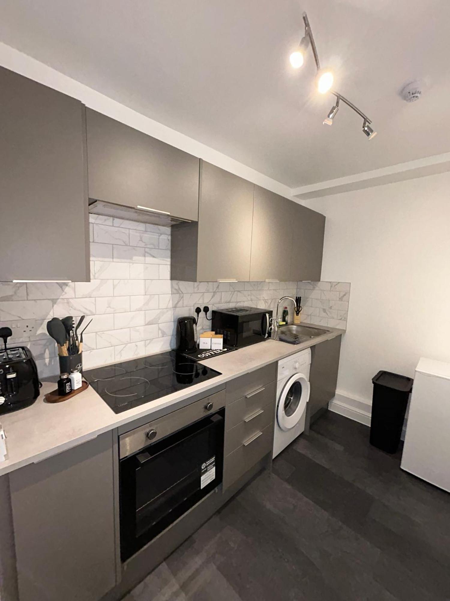 Brand New Modern Apartments Steps From Gloucester Quays Buitenkant foto
