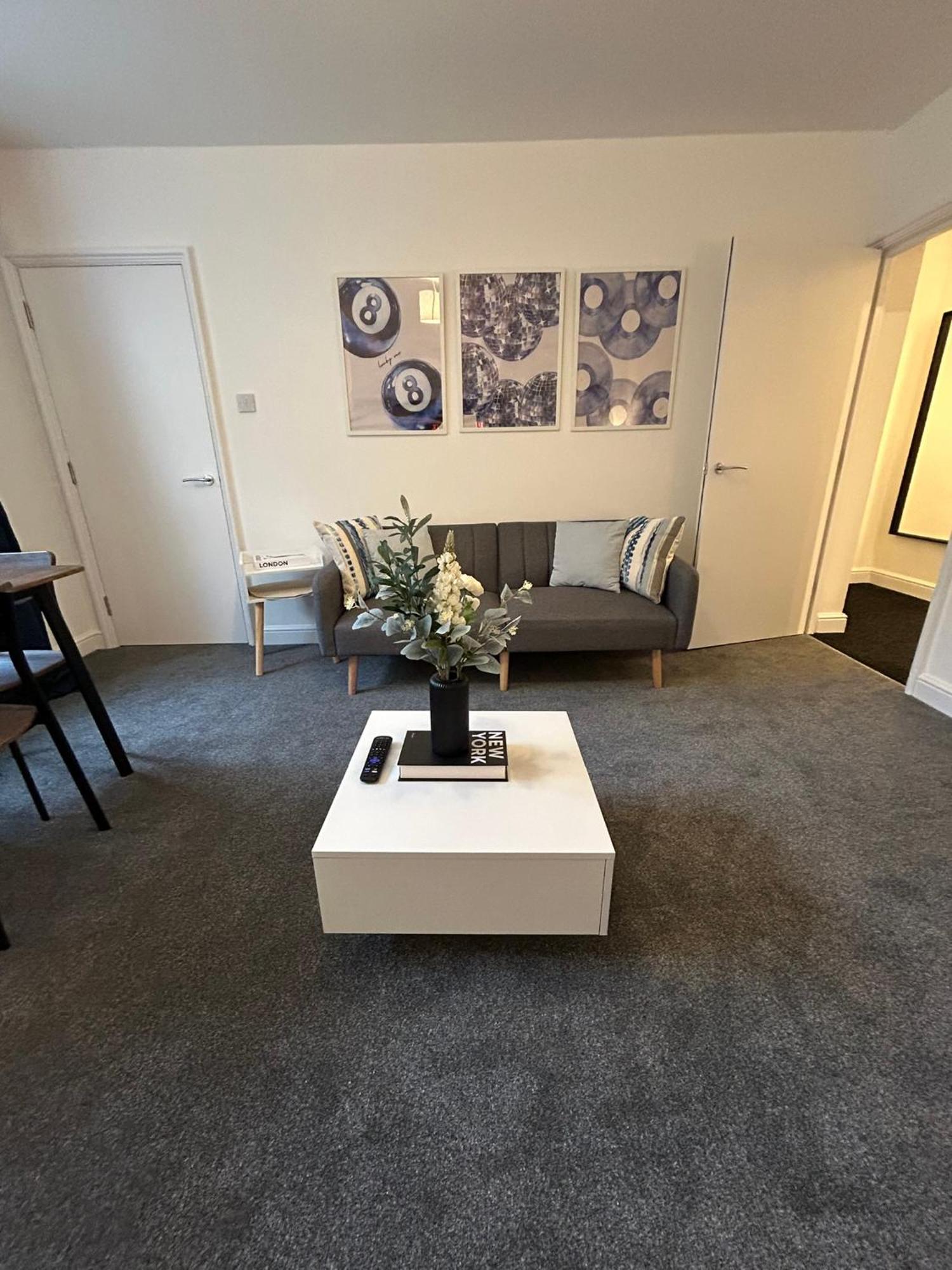 Brand New Modern Apartments Steps From Gloucester Quays Buitenkant foto