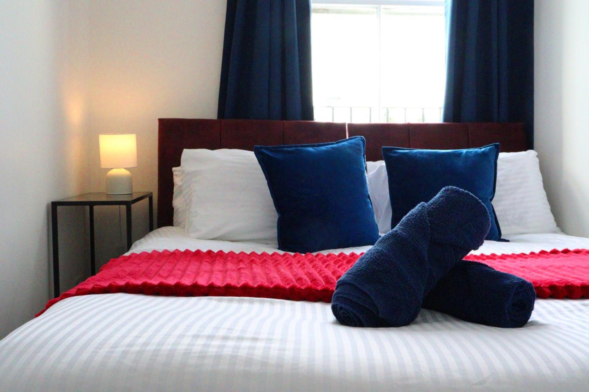 Brand New Modern Apartments Steps From Gloucester Quays Buitenkant foto