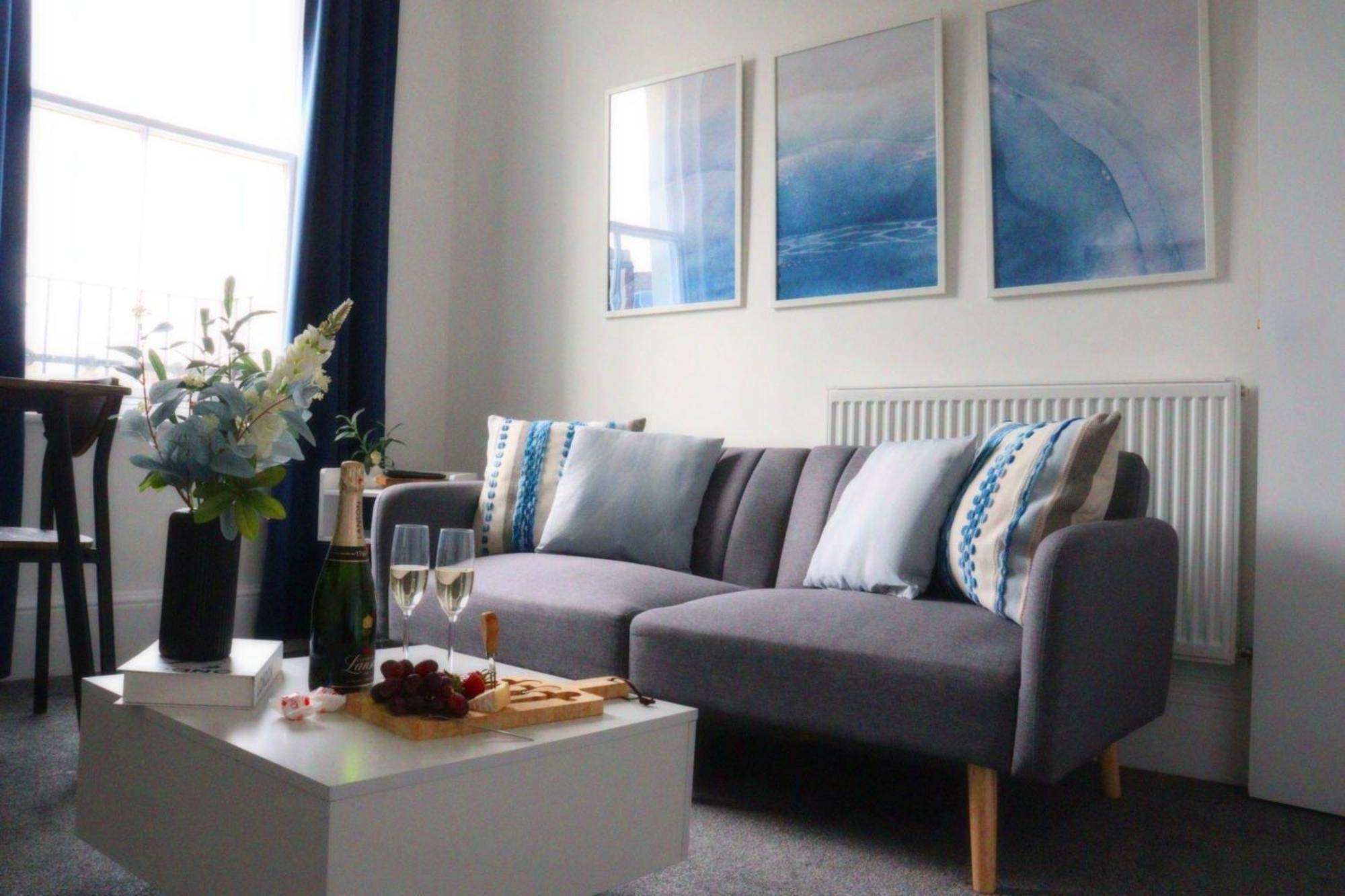 Brand New Modern Apartments Steps From Gloucester Quays Buitenkant foto