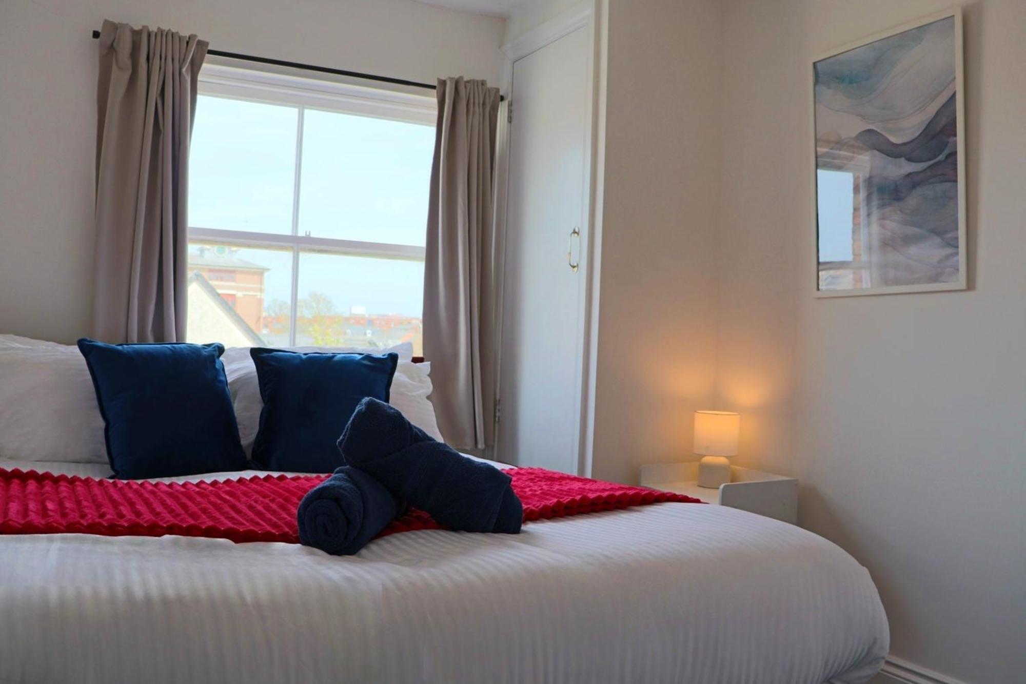 Brand New Modern Apartments Steps From Gloucester Quays Buitenkant foto