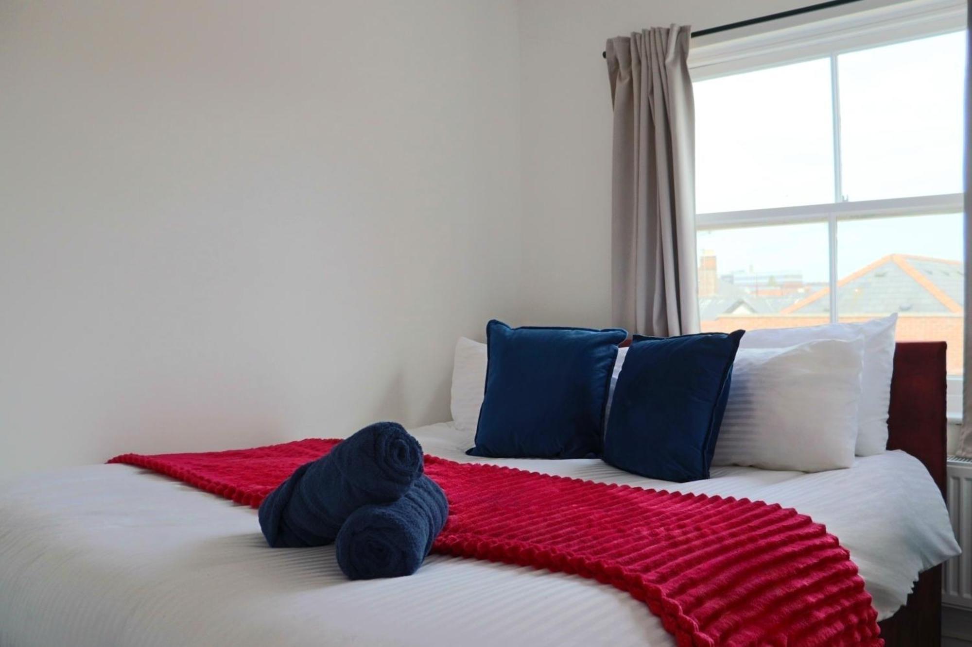 Brand New Modern Apartments Steps From Gloucester Quays Buitenkant foto