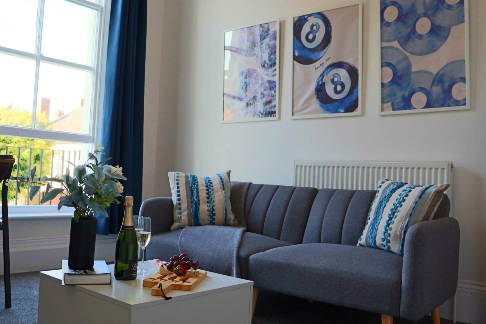 Brand New Modern Apartments Steps From Gloucester Quays Buitenkant foto